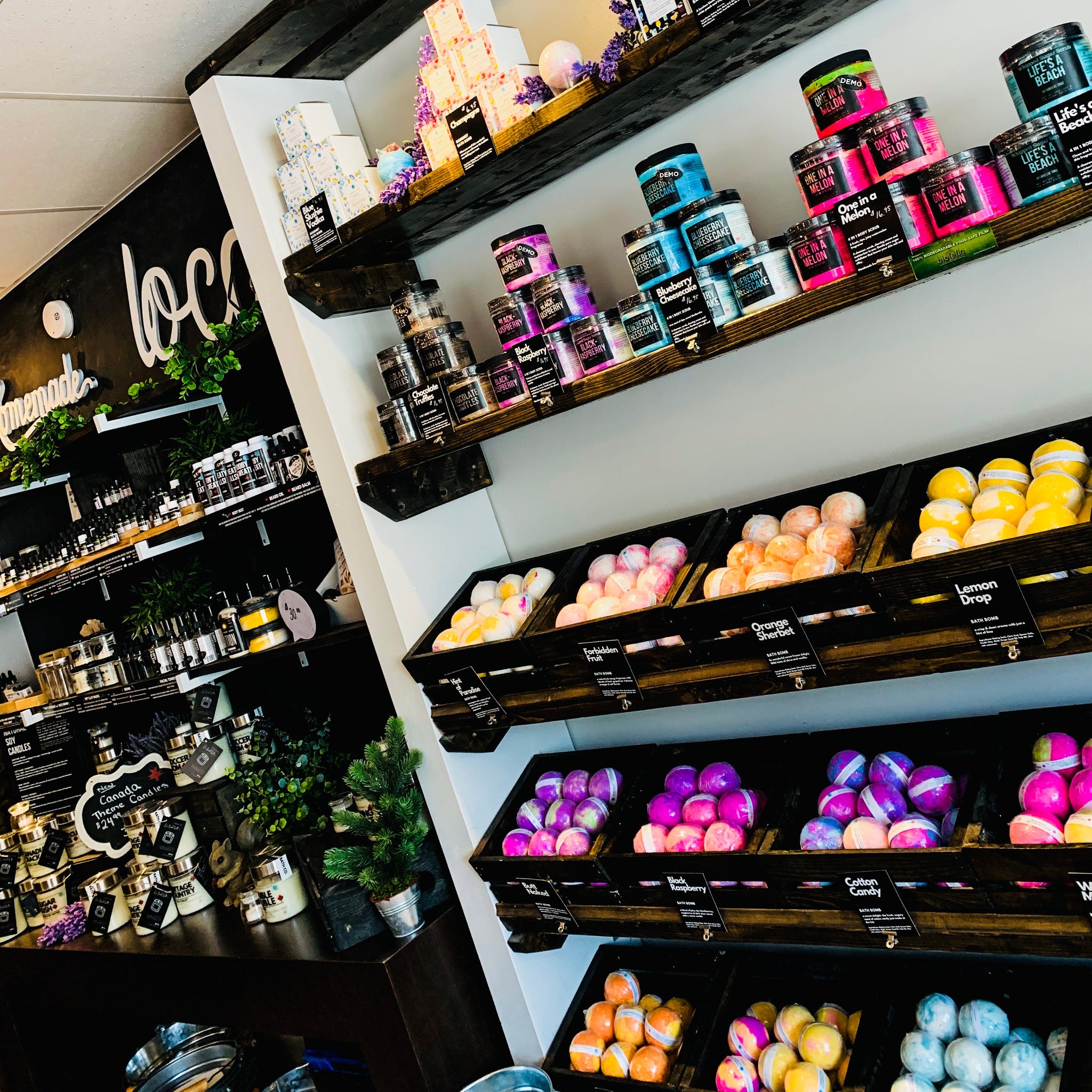 Shopping available in store in the heart of Niagara. Large selection of Bath Bombs, Gift sets, Scrubs, Soap and Body Care 